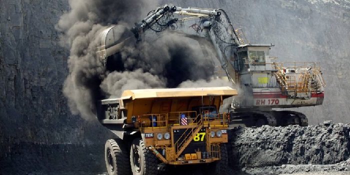 Coanda ejector for surface mining extraction