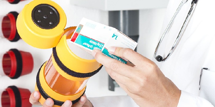 Pneumatic tube system for medical transport
